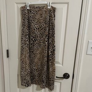 Elegant Tan and Black Maxi Skirt